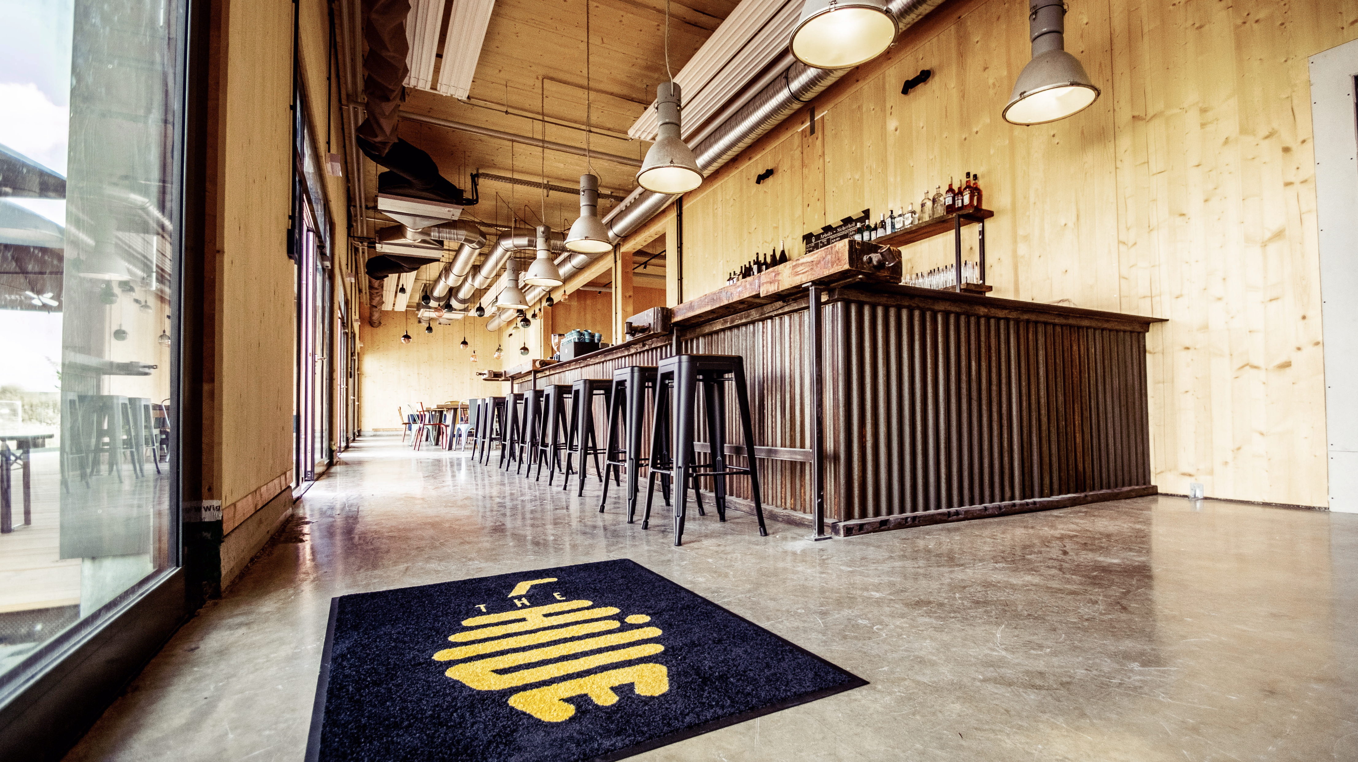 bild der bar the hive
